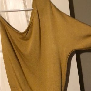 Old shoulder dolman short sleeve sweater